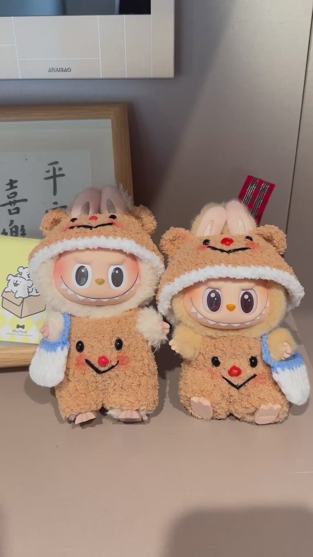 Adorable LABUBU Bear Outfit – Cozy Hat, Suit & Bag for Collectible Figures - Video 1